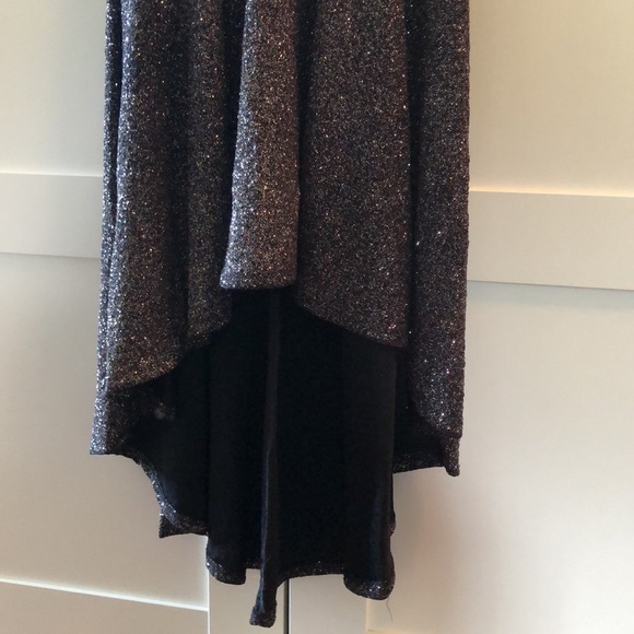 Windsor high low off the shoulder shimmer dress XS-S - Picture 3 of 6